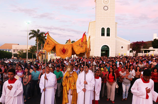 Inúmeros fiéis participaram das celebrações por toda a Diocese