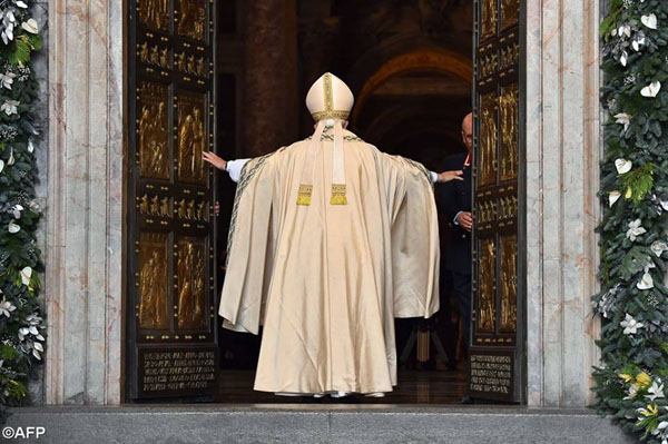Papa Francisco deu início ao Ano da Misericórdia no Vaticano