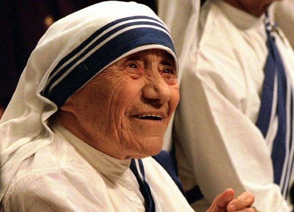 Madre Tereza foi  beatificada por João Paulo II a 19 de outubro de 2003