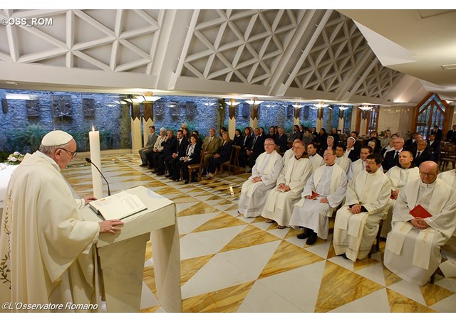 Papa Francisco durante a Missa na Casa Santa Marta - OSS_ROM