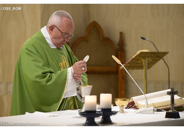 Papa Francisco durante a Missa em Santa Marta - OSS_ROM